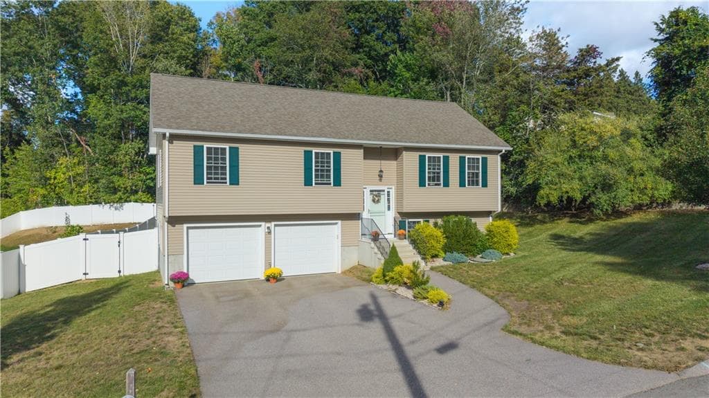 Single Family Residence at 16 Liane Drive, Woonsocket, photo 32 of 36