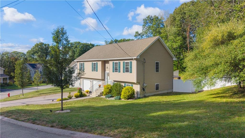 Single Family Residence at 16 Liane Drive, Woonsocket, photo 31 of 36