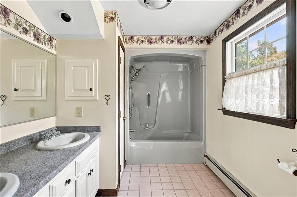 Single Family Residence at 423 Buxton Street, North Smithfield, photo 15 of 50