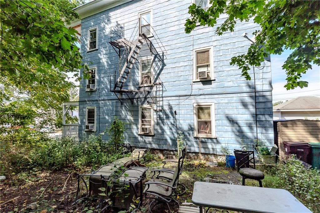 Multi Family at 376 Cumberland Hill Road, Woonsocket, photo 5 of 23