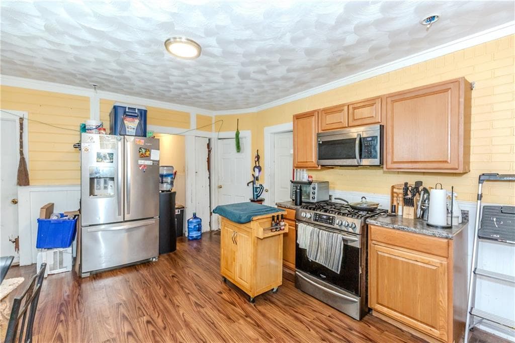 Multi Family at 376 Cumberland Hill Road, Woonsocket, photo 14 of 23