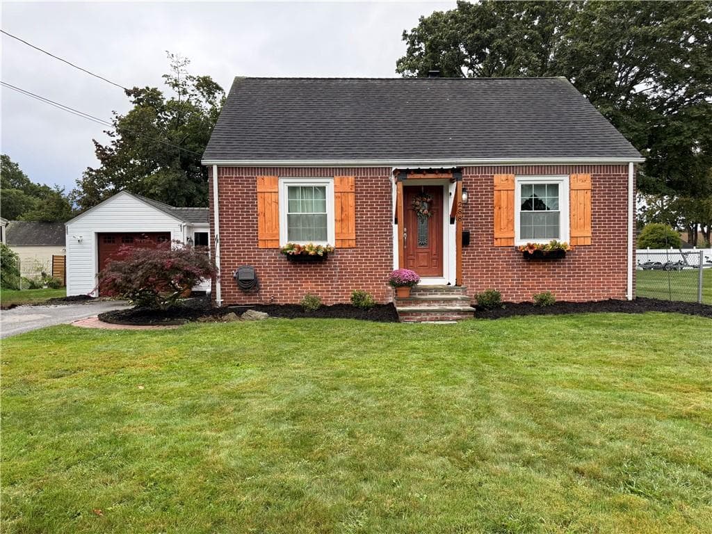 Single Family Residence at 288 Chapmans Avenue, Warwick, photo 2 of 27