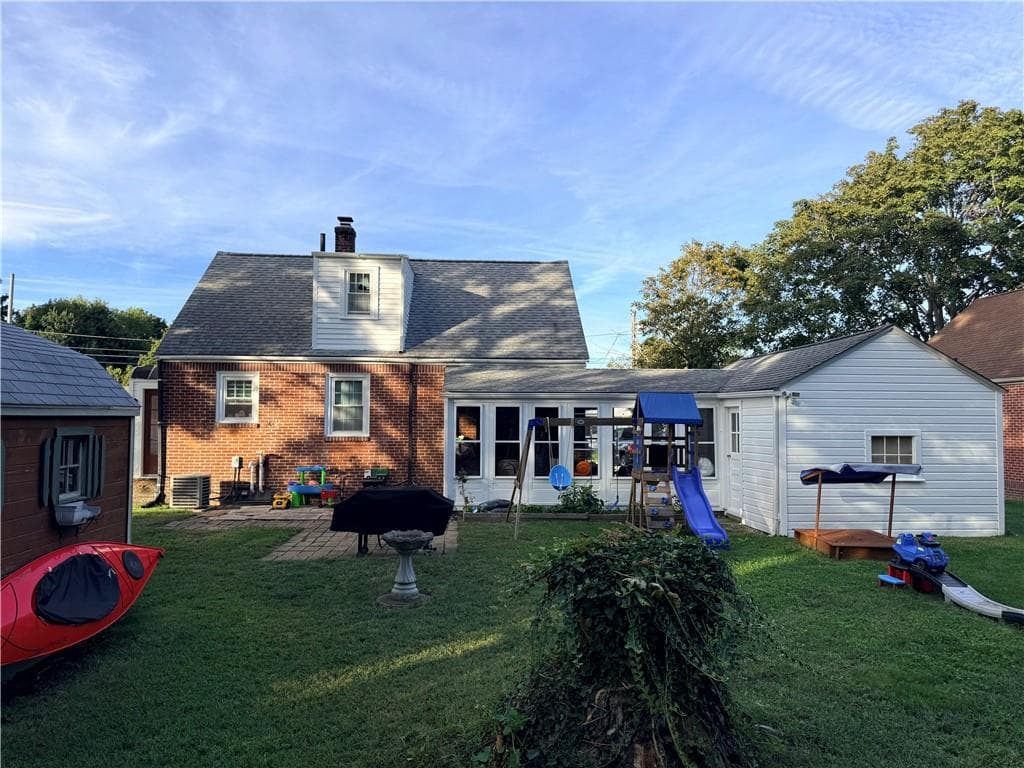 Single Family Residence at 288 Chapmans Avenue, Warwick, photo 5 of 27