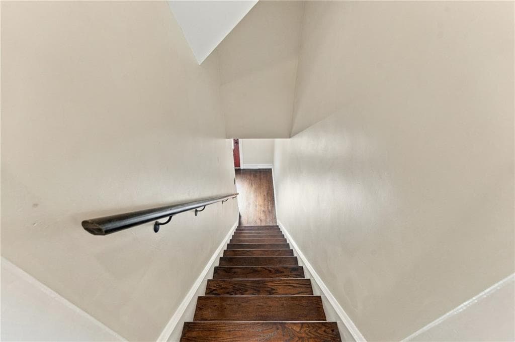 Single Family Residence at 386 Norwood Avenue, Warwick, photo 17 of 38