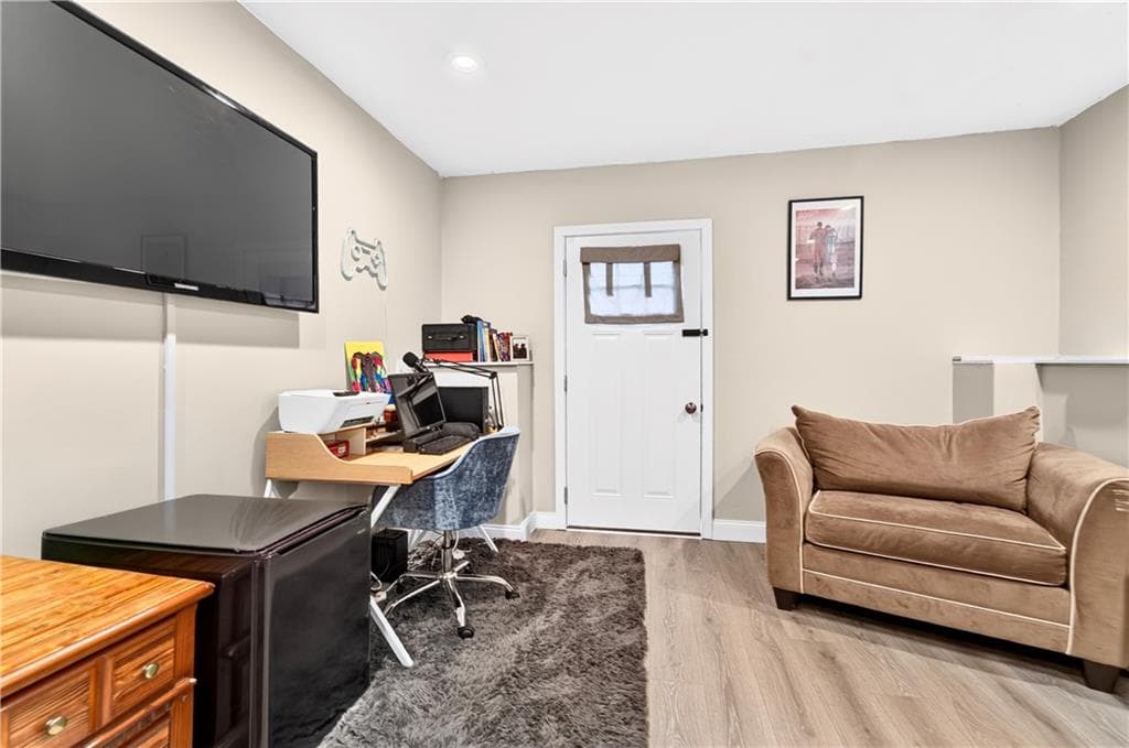 Single Family Residence at 6 Raymond Drive, Johnston, photo 25 of 43