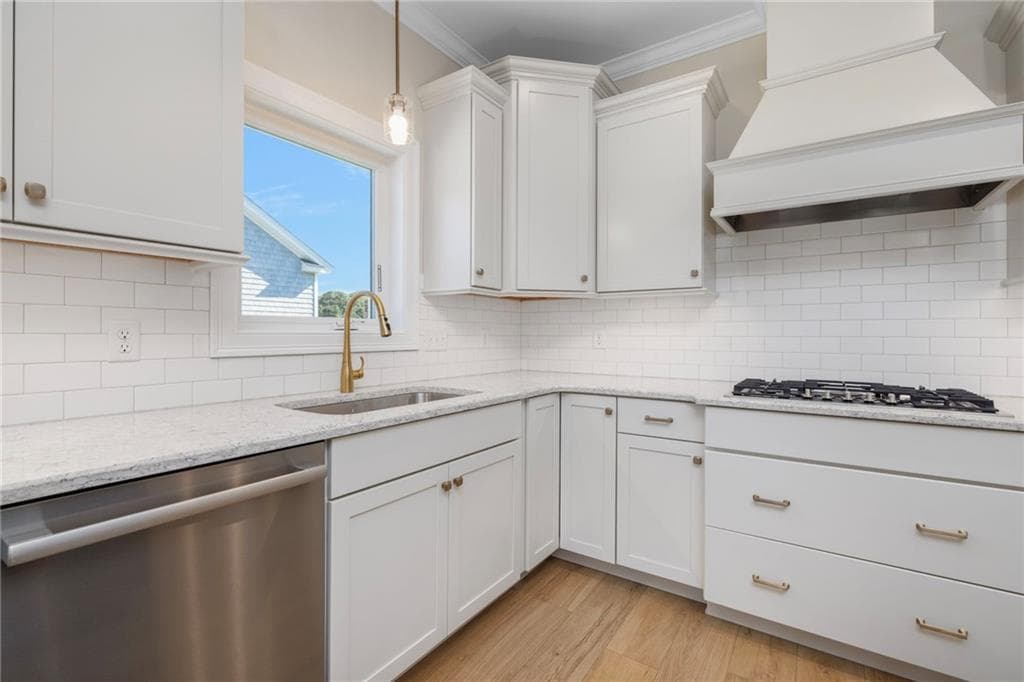 Condominium at 633 South Shore Village Boulevard, South Kingstown, photo 16 of 50
