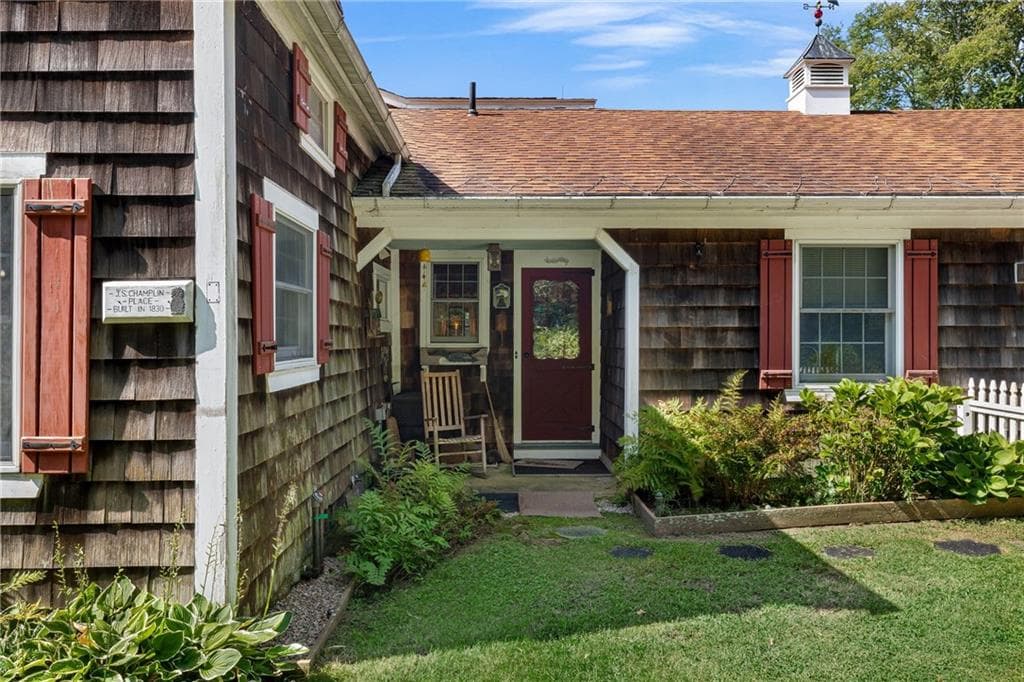Single Family Residence at 45 North Road, Hopkinton, photo 4 of 34
