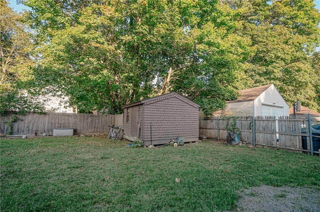 Multi Family at 133 135 Roger Williams Avenue, East Providence, photo 5 of 35