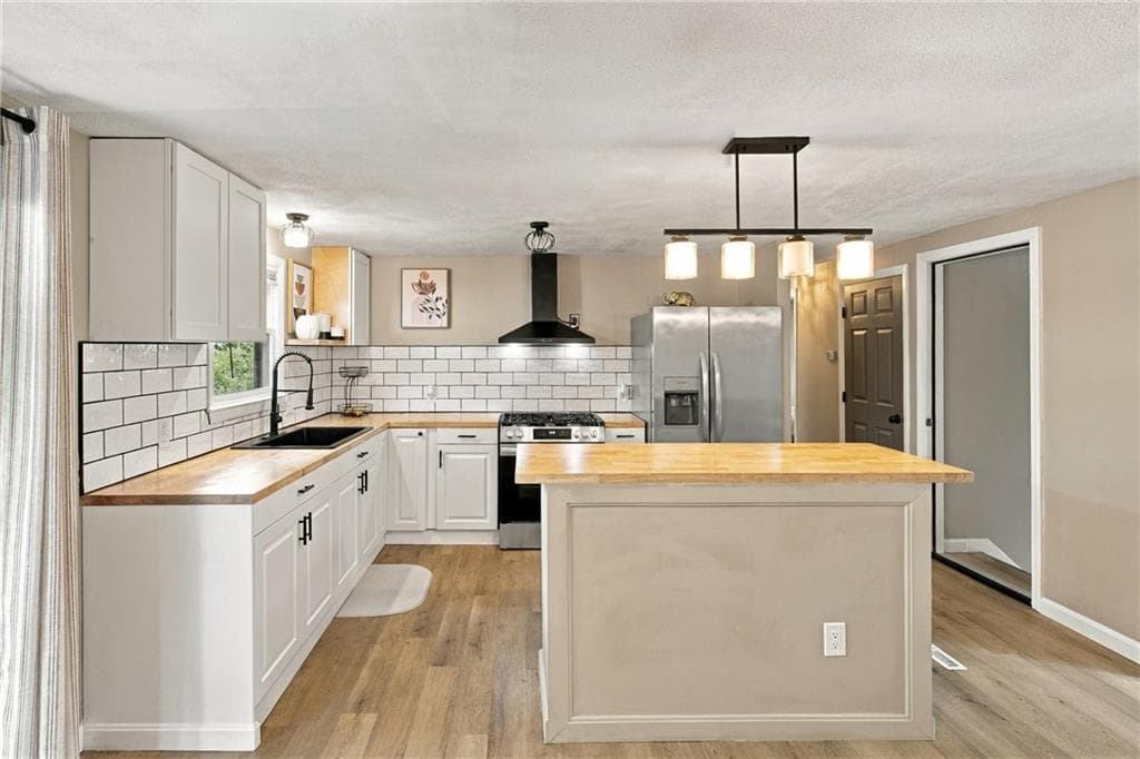 Single Family Residence at 26 Traver Avenue, Johnston, photo 6 of 28