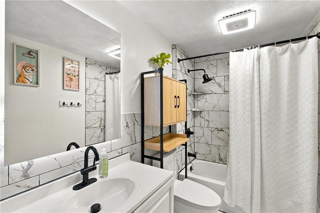 Single Family Residence at 26 Traver Avenue, Johnston, photo 12 of 28