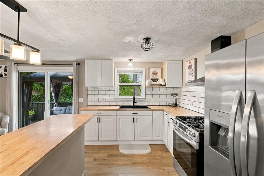 Single Family Residence at 26 Traver Avenue, Johnston, photo 4 of 28