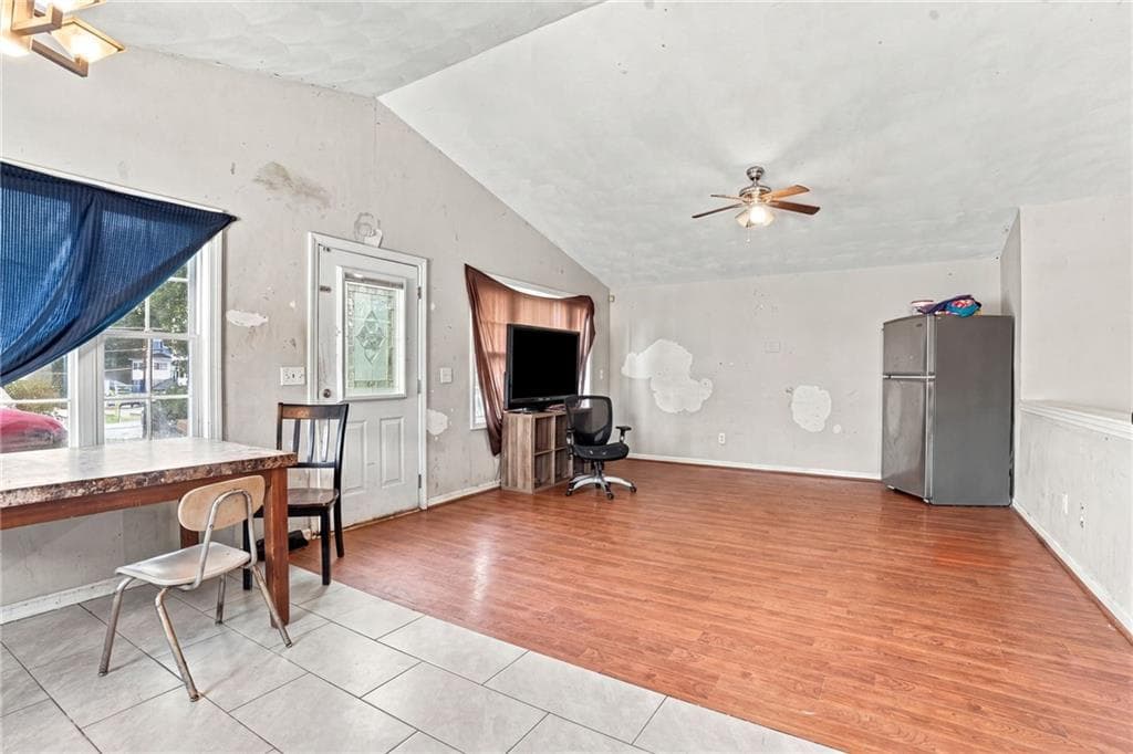 Single Family Residence at 147 Mount Saint Charles Avenue, Woonsocket, photo 6 of 22