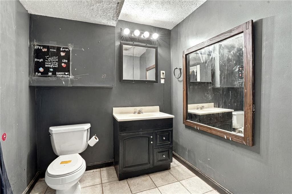 Single Family Residence at 147 Mount Saint Charles Avenue, Woonsocket, photo 12 of 22