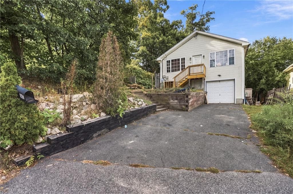 Single Family Residence at 147 Mount Saint Charles Avenue, Woonsocket, photo 21 of 22