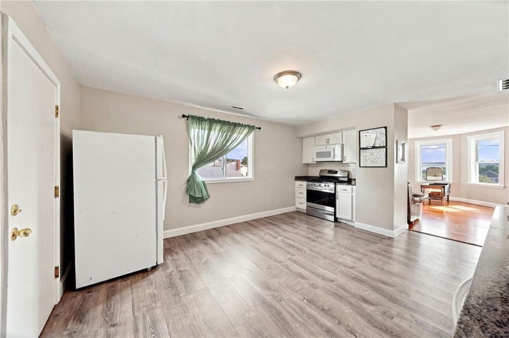 Multi Family at 37 39 Old Oak Avenue, Cranston, photo 17 of 47