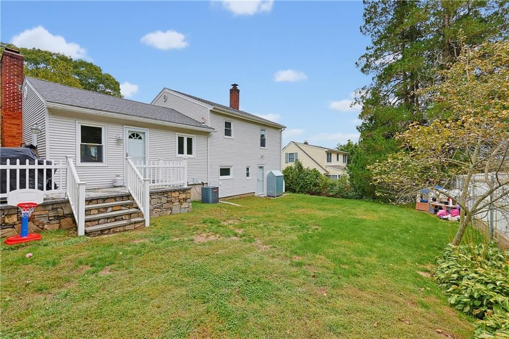 Single Family Residence at 34 Bellevue Drive, Cranston, photo 27 of 29