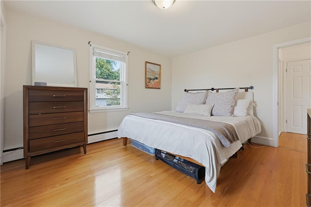 Single Family Residence at 34 Bellevue Drive, Cranston, photo 12 of 29