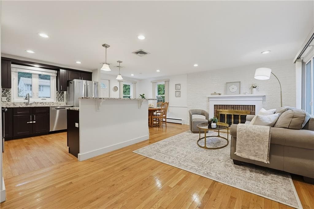 Single Family Residence at 34 Bellevue Drive, Cranston, photo 5 of 29