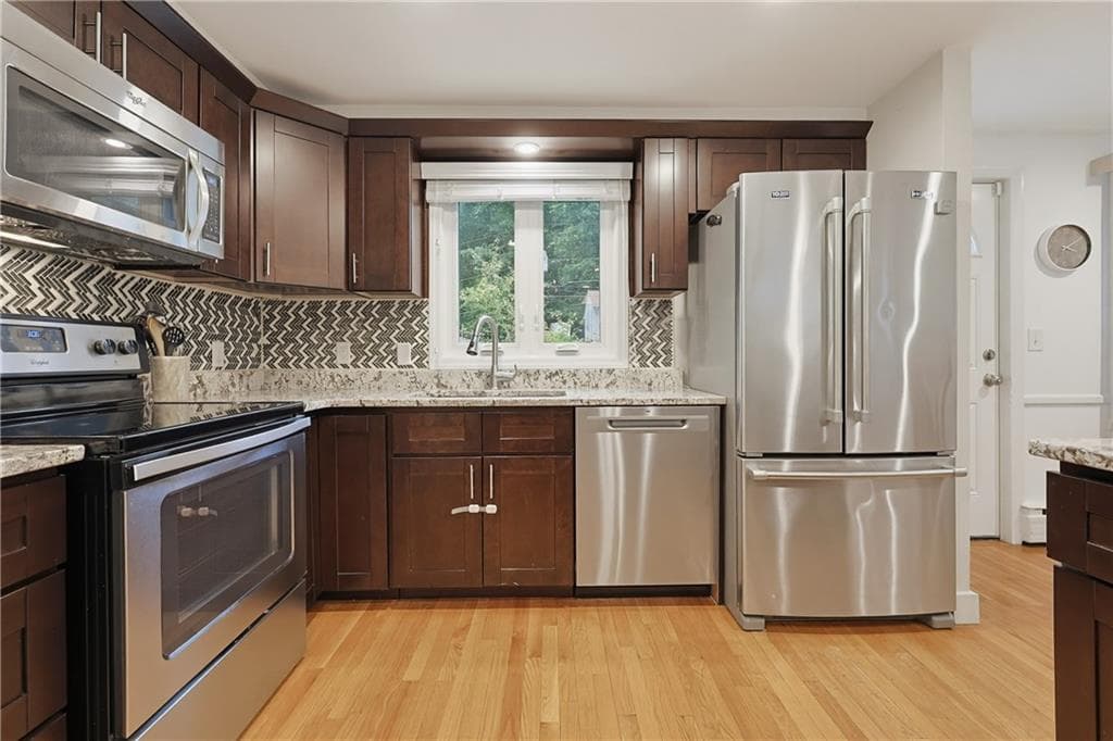 Single Family Residence at 34 Bellevue Drive, Cranston, photo 9 of 29