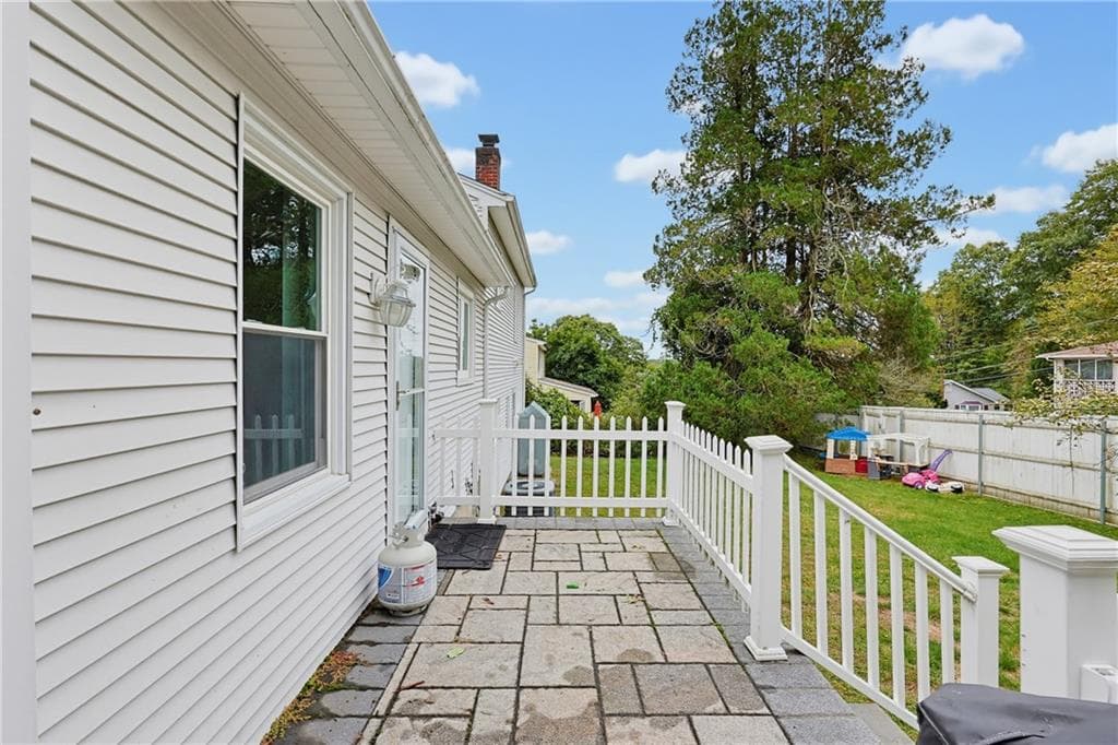 Single Family Residence at 34 Bellevue Drive, Cranston, photo 24 of 29