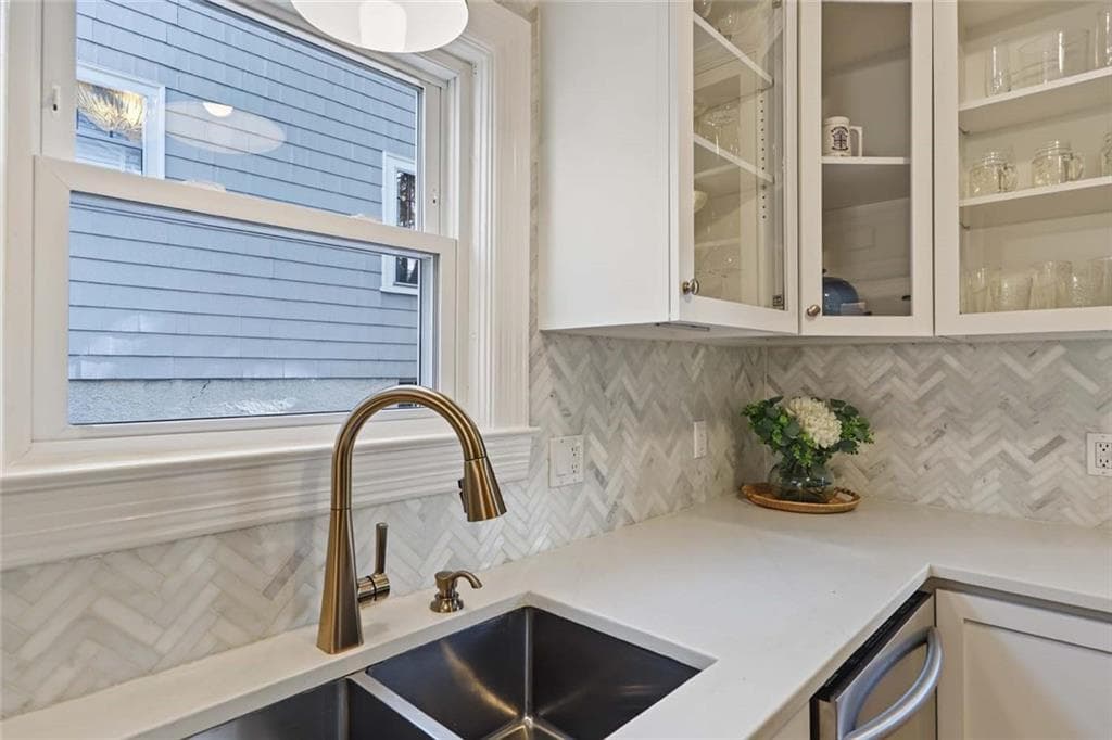 Single Family Residence at 92 Edgehill Road, Providence, photo 19 of 42