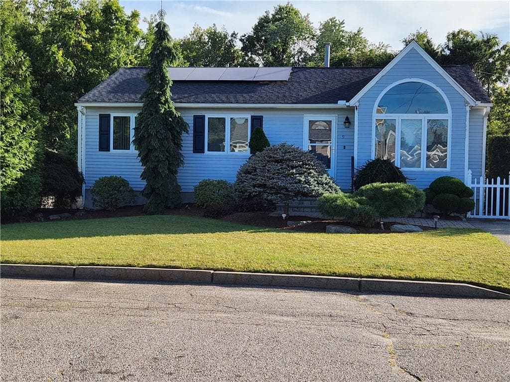 Single Family Residence at 9 Mallory Court, Cranston, photo 2 of 30