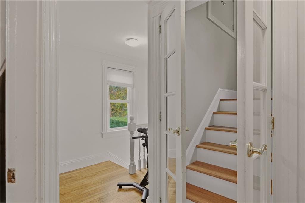 Single Family Residence at 275 Green End Avenue, Middletown, photo 25 of 40