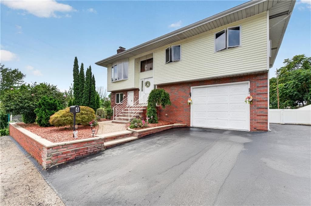 Single Family Residence at 4 Evans Street, Johnston, photo 3 of 43