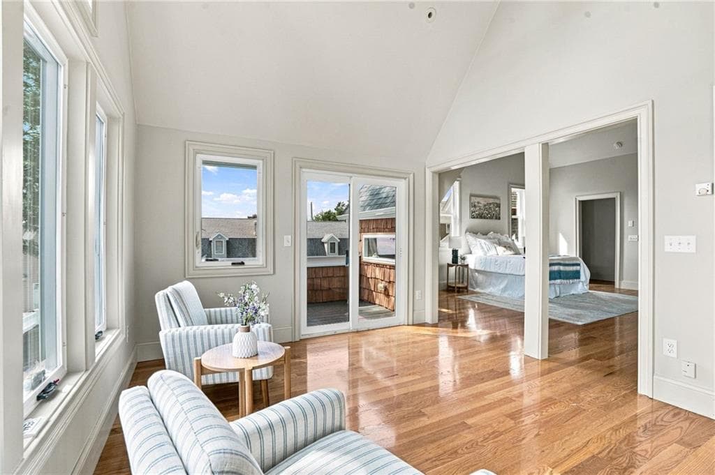 Single Family Residence at 127 Woodbine Avenue, Warwick, photo 19 of 49