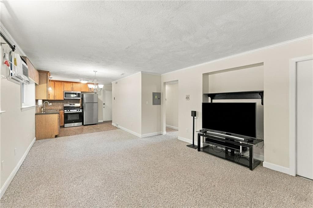 Condominium at 2 Main Street UNIT 4, Lincoln, photo 3 of 19