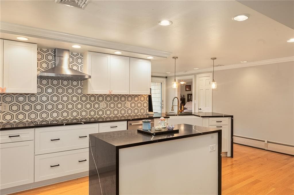 Single Family Residence at 101 Glen Ridge Road, Cranston, photo 13 of 35