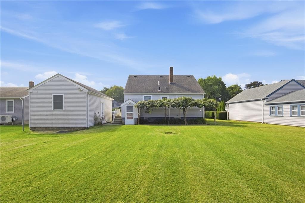 Single Family Residence at 136 Durfee Road, Tiverton, photo 32 of 39