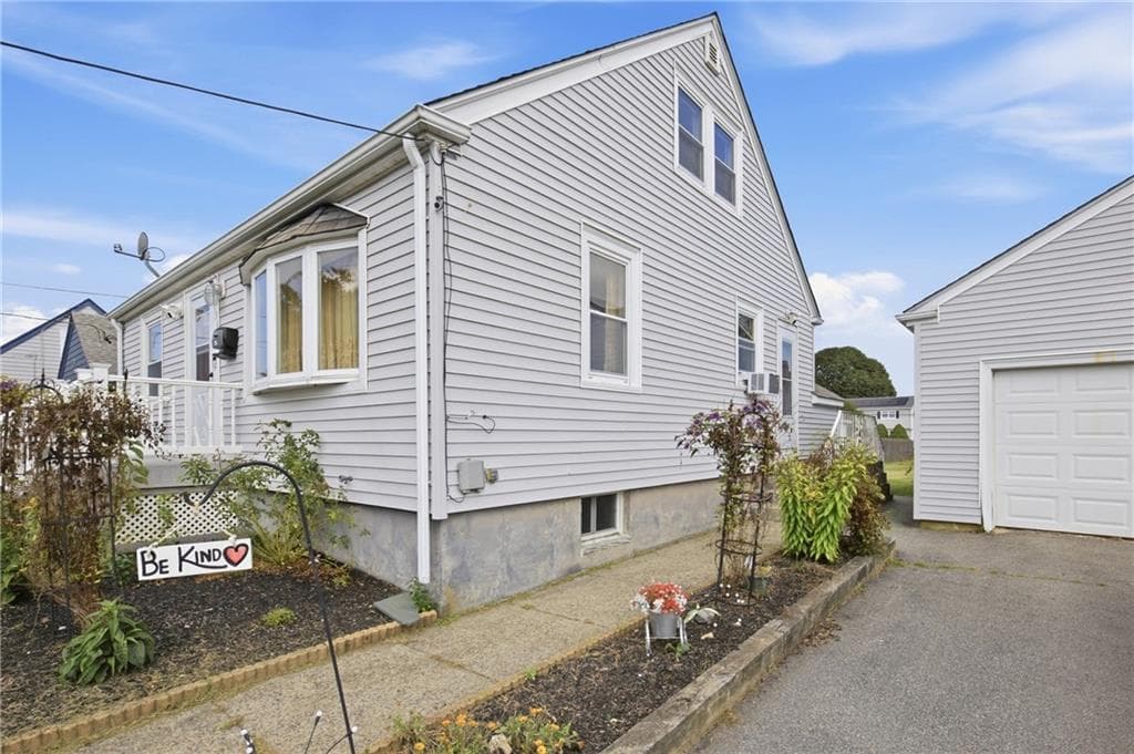 Single Family Residence at 136 Durfee Road, Tiverton, photo 39 of 39