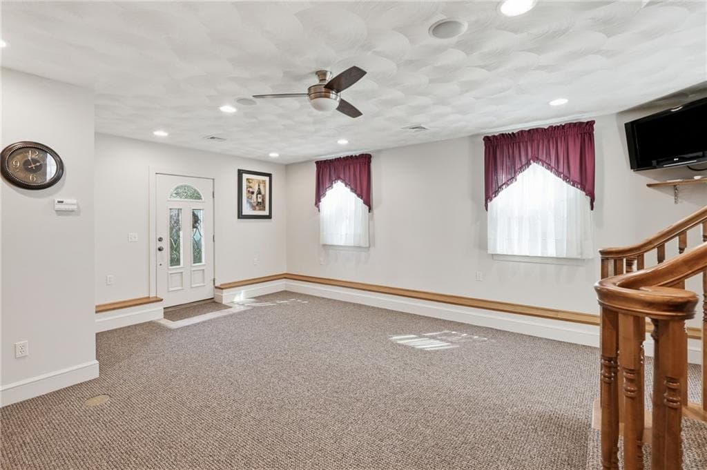 Single Family Residence at 4 Roosevelt Drive, Bristol, photo 27 of 50