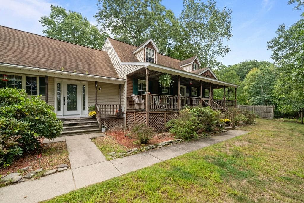 Single Family Residence at 133 Killiney Woods, Millville, photo 11 of 48