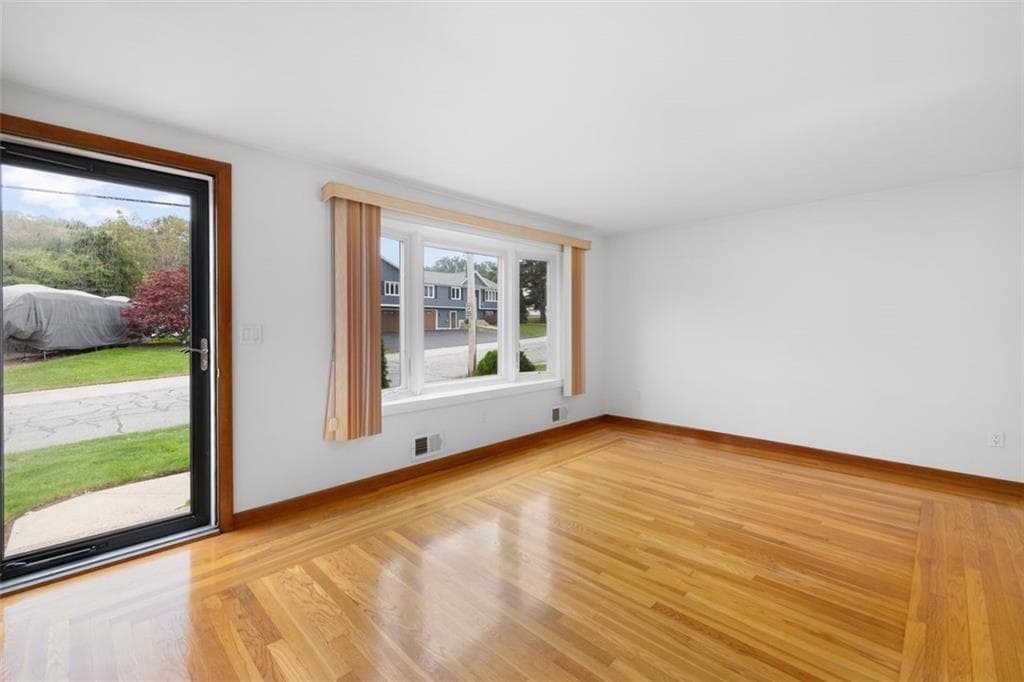 Single Family Residence at 291 Old County Road, Smithfield, photo 5 of 45