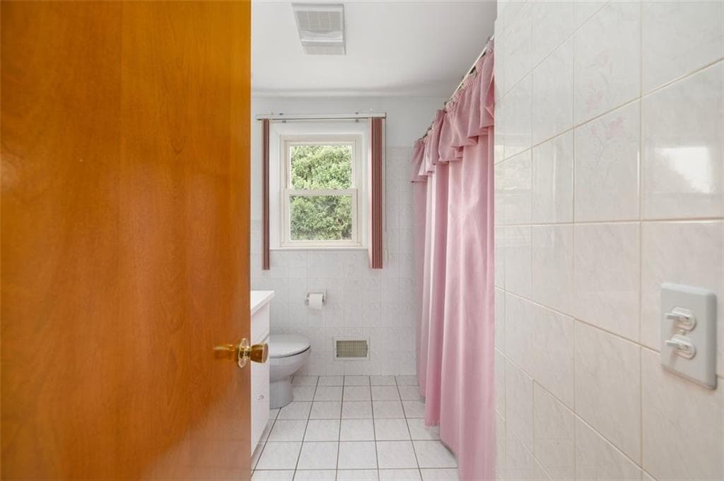Single Family Residence at 291 Old County Road, Smithfield, photo 24 of 45