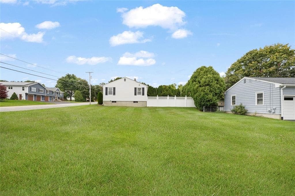 Single Family Residence at 291 Old County Road, Smithfield, photo 41 of 45