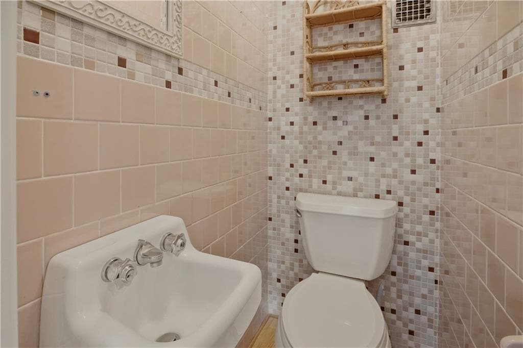 Single Family Residence at 8 Fort Hill Road, Bristol, photo 26 of 46