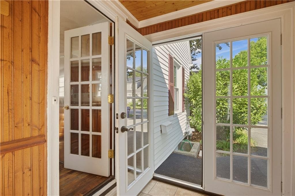 Single Family Residence at 8 Fort Hill Road, Bristol, photo 18 of 46