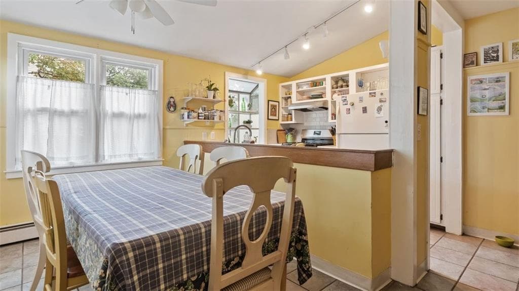 Single Family Residence at 26 Rutherglen Avenue, Providence, photo 10 of 31