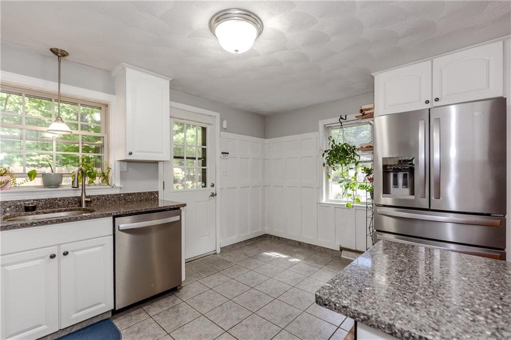 Single Family Residence at 20 Whipple Road, Smithfield, photo 10 of 50