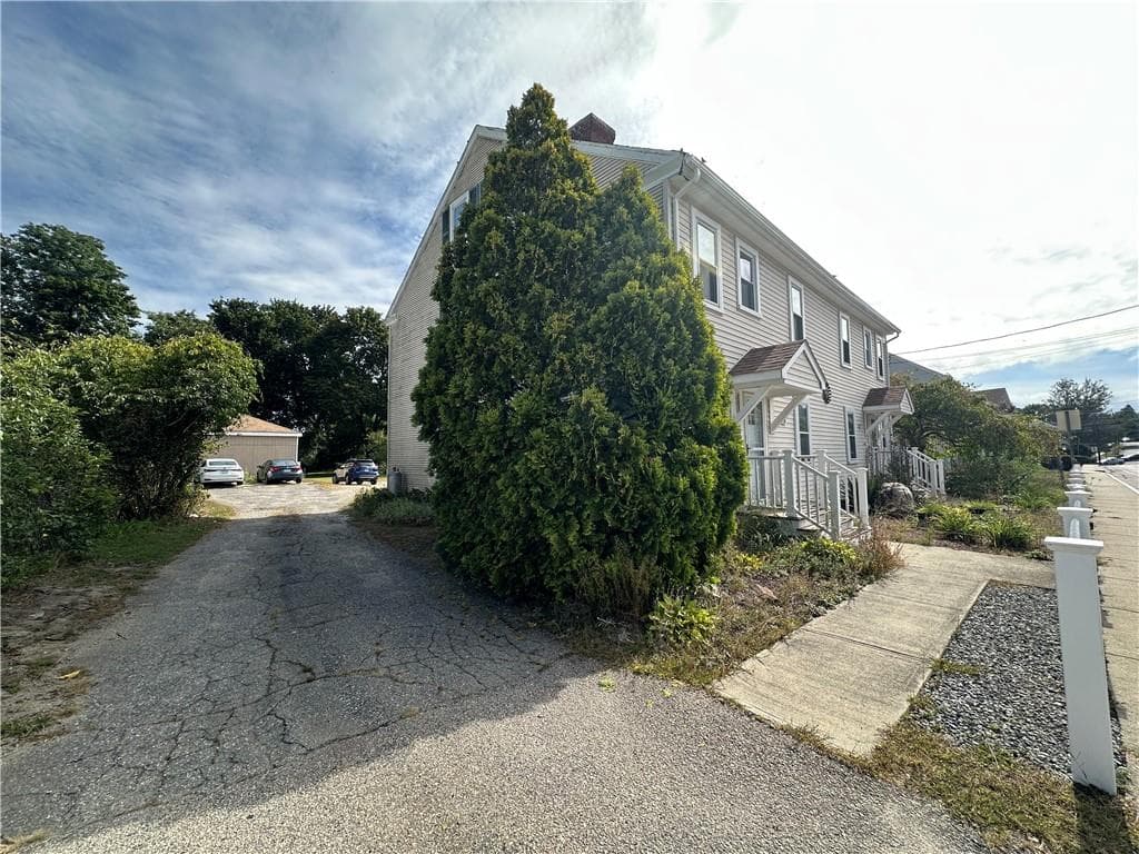 Multi Family at 77 79 Main Street, Lincoln, photo 6 of 37