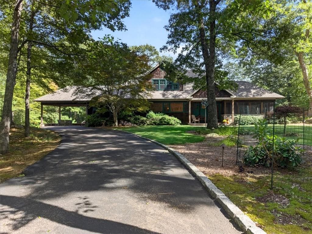 10 Pinecrest Road