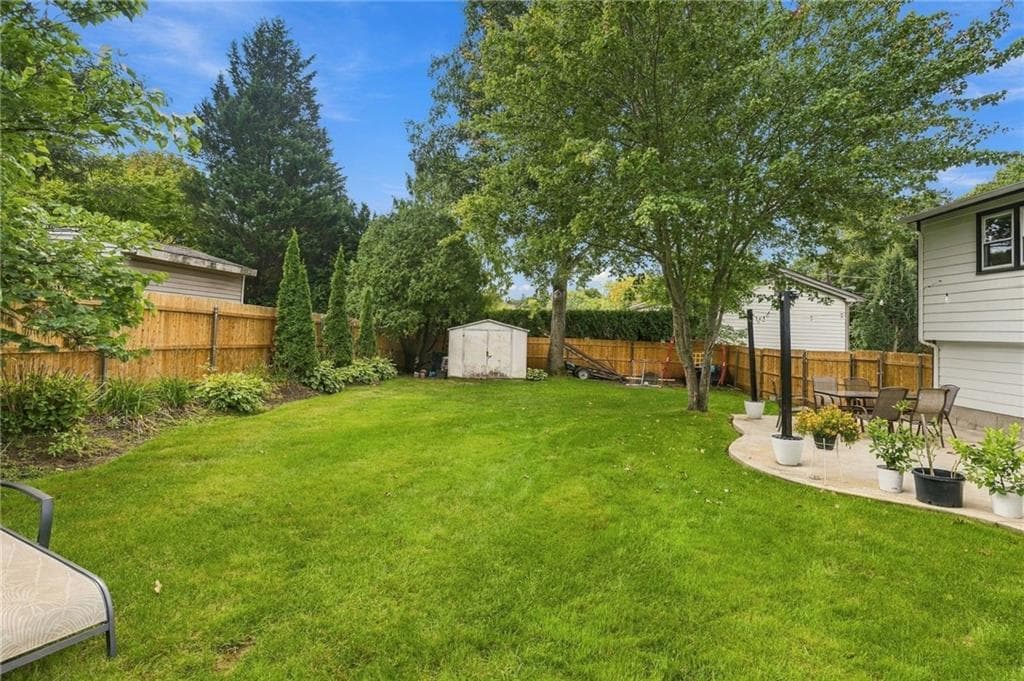 Single Family Residence at 7 Cindy Circle, Johnston, photo 46 of 50