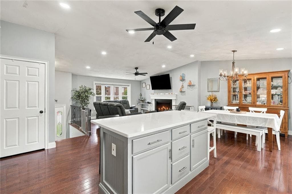 Single Family Residence at 7 Cindy Circle, Johnston, photo 13 of 50
