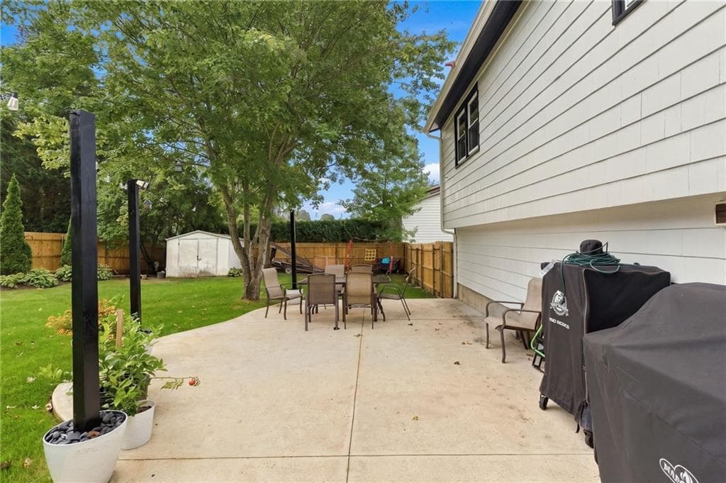 Single Family Residence at 7 Cindy Circle, Johnston, photo 41 of 50
