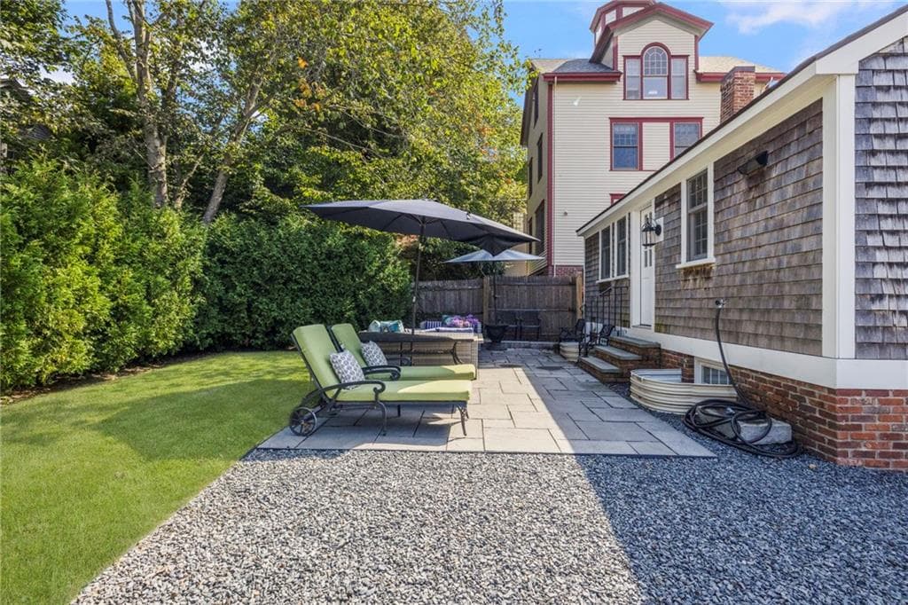 Single Family Residence at 36 William Street, Newport, photo 28 of 33