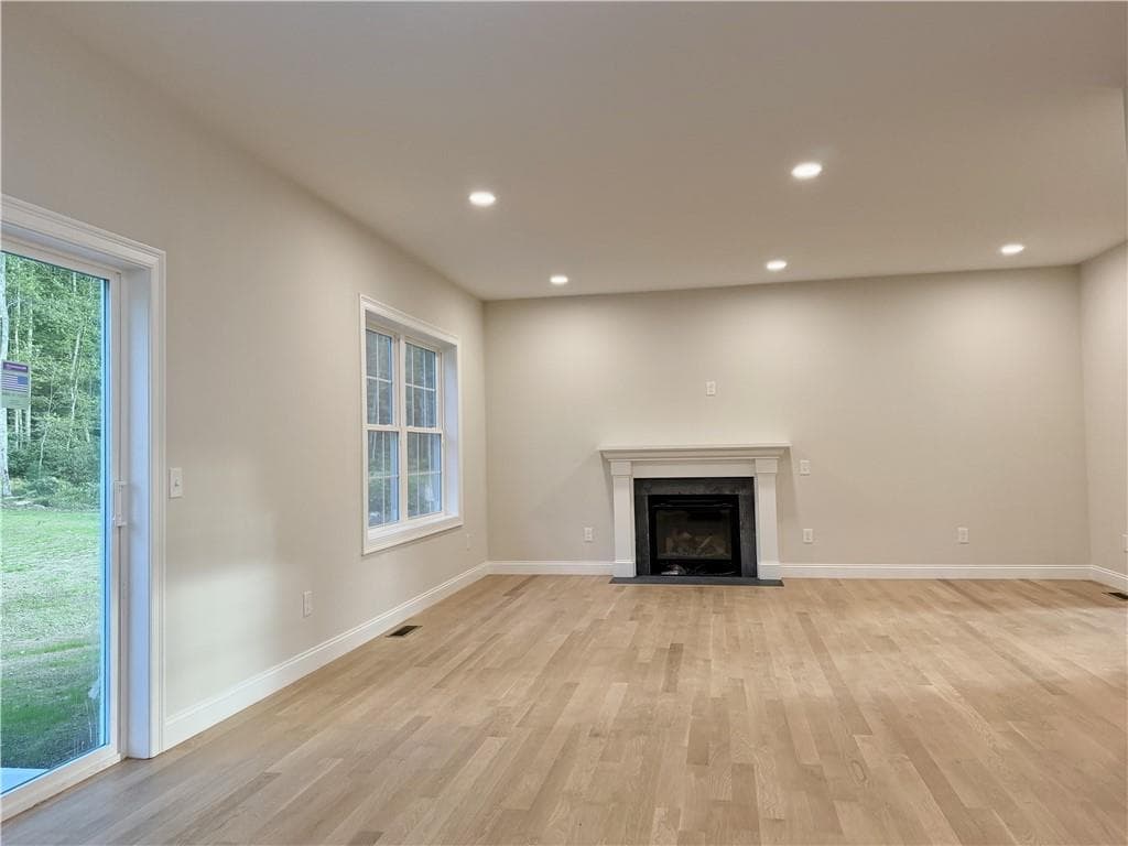Single Family Residence at 11 Harmony Lane, Exeter, photo 6 of 18