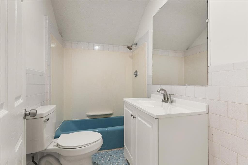 Multi Family at 86 88 Martin Street, East Providence, photo 16 of 37